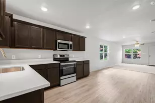 1643 Lucky St, Bryan, TX 77803 - Photo 5