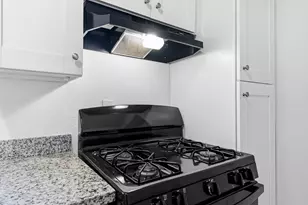 1430 E 32nd 1/2 St, Houston, TX 77022 - Photo 9