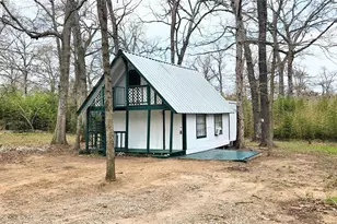 900 Mohawk Dr, Montgomery, TX 77316 - Photo 1