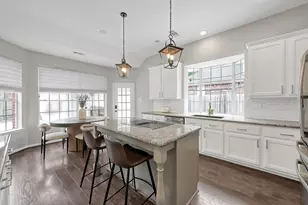 31 E Amberglow Cir, The Woodlands, TX 77381 - Photo 17