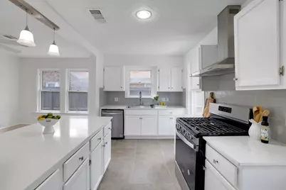 1459 Godwin Street, Houston, TX 77023 - Photo 9