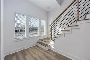 4533 Larkspur St, Houston, TX 77051 - Photo 9