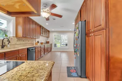 9107 Mauna Loa Lane, Houston, TX 77040 - Photo 11