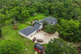 1252 Briar Creek Dr, Friendswood, TX 77546 - Photo 3