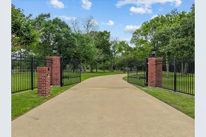 1252 Briar Creek Drive, Friendswood, TX 77546 - Photo 1