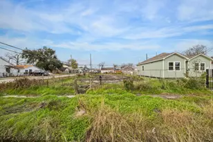 248 Hoffman St, Houston, TX 77020 - Photo 3