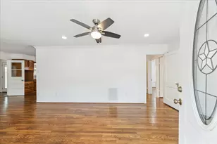 911 W 14th St, Houston, TX 77008 - Photo 3