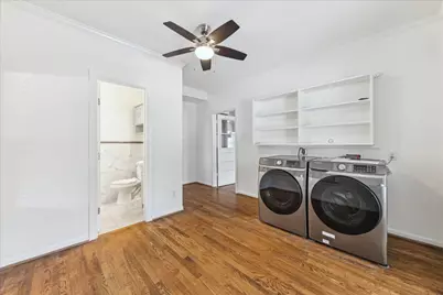 911 W 14th Street, Houston, TX 77008 - Photo 9