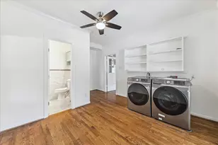 911 W 14th St, Houston, TX 77008 - Photo 9