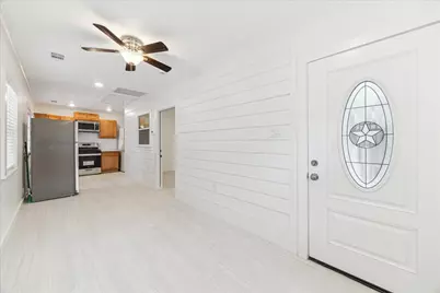 911 W 14th Street, Houston, TX 77008 - Photo 11