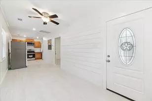 911 W 14th St, Houston, TX 77008 - Photo 11