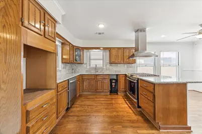 911 W 14th Street, Houston, TX 77008 - Photo 5