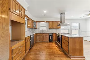 911 W 14th St, Houston, TX 77008 - Photo 5