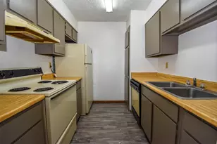 5252 Twin City Hwy, Groves, TX 77619 - Photo 5