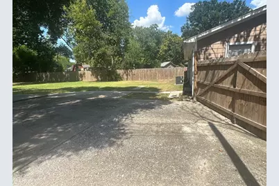 8 Lanes End Street, Baytown, TX 77520 - Photo 15