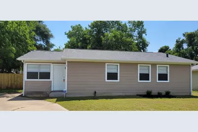 8 Lanes End Street, Baytown, TX 77520 - Photo 1
