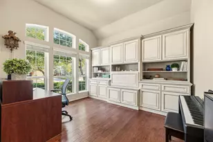 16307 Open Sea Dr, Houston, TX 77044 - Photo 5