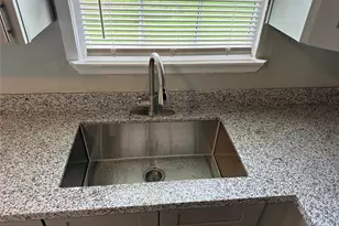 5345 Higgins St, Houston, TX 77033 - Photo 5