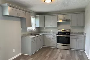 5345 Higgins St, Houston, TX 77033 - Photo 3