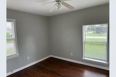5345 Higgins Street, Houston, TX 77033 - Photo 7