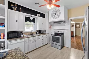 205 Jephson Dr, Alvin, TX 77511 - Photo 13