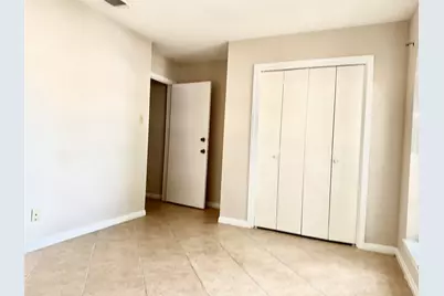 13615 Fernhill Drive, Sugar Land, TX 77498 - Photo 9