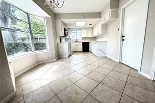 13615 Fernhill Dr, Sugar Land, TX 77498 - Photo 5