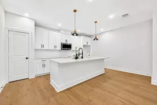 7826 Beckley St, Houston, TX 77088 - Photo 9