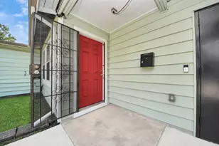 5202 Pensdale St, Houston, TX 77033 - Photo 3