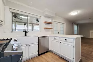 8123 Sunny Ridge Dr, Houston, TX 77095 - Photo 11