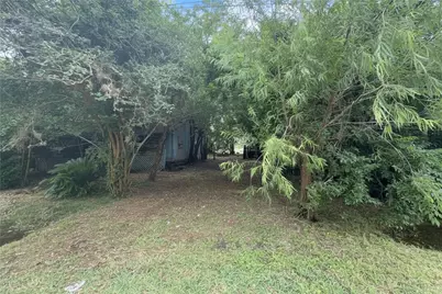 8937 Spruce Street, Hitchcock, TX 77563 - Photo 5