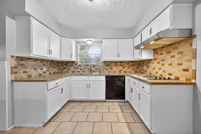 9602 S Petersham Drive, Houston, TX 77031 - Photo 13