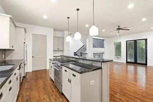 1605 W 14th St, Houston, TX 77008 - Photo 17