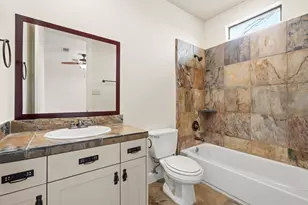1605 W 14th St, Houston, TX 77008 - Photo 29