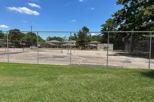 5662 Birchmont Dr, Houston, TX 77091 - Photo 19