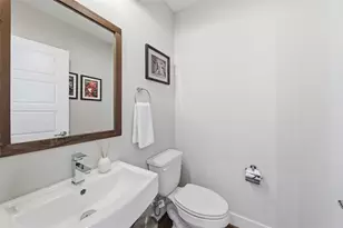 1116 W 15th 1/2 St, Houston, TX 77008 - Photo 21