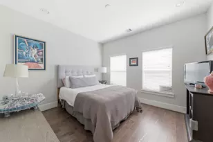 1116 W 15th 1/2 St, Houston, TX 77008 - Photo 5