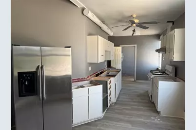 2025 Avenue N 1/2, Galveston, TX 77550 - Photo 15
