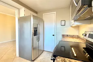 11710 Southlake Dr, Houston, TX 77077 - Photo 9