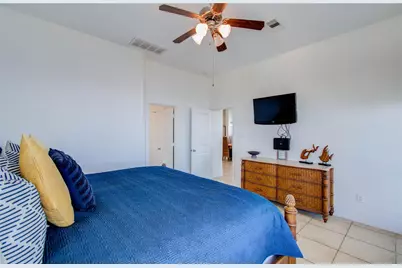 1035 Rollover Circle, Gilchrist, TX 77617 - Photo 37