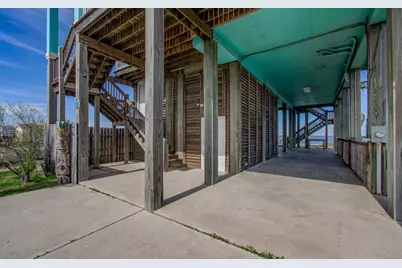 1035 Rollover Circle, Gilchrist, TX 77617 - Photo 11