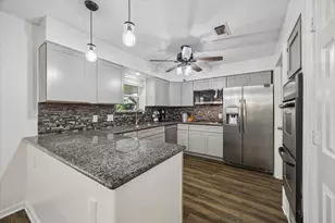 15726 Blackhawk Blvd, Friendswood, TX 77546 - Photo 9