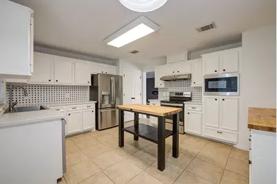 1016 Chateau Woods Parkway Drive, Conroe, TX 77385 - Photo 11