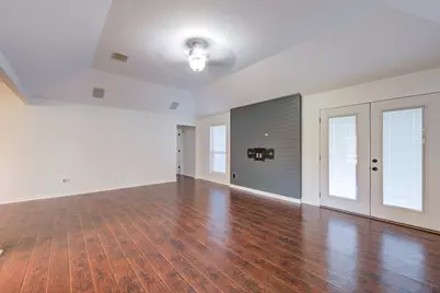 1016 Chateau Woods Parkway Drive, Conroe, TX 77385 - Photo 9