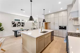 1318 E 32nd 1/2 St, Houston, TX 77022 - Photo 11