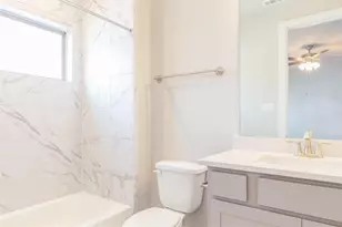 5836 E Post Oak Ln, Houston, TX 77055 - Photo 23