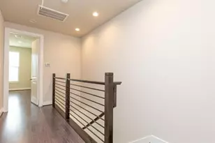 5836 E Post Oak Ln, Houston, TX 77055 - Photo 13