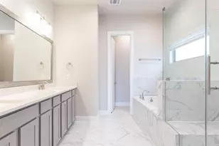 5836 E Post Oak Ln, Houston, TX 77055 - Photo 29