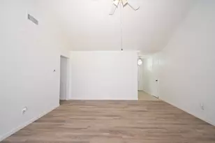 10930 W Bellfort Ave, Houston, TX 77099 - Photo 7