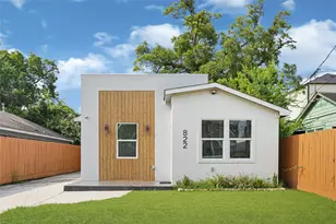 822 E 32nd St, Houston, TX 77022 - Photo 1